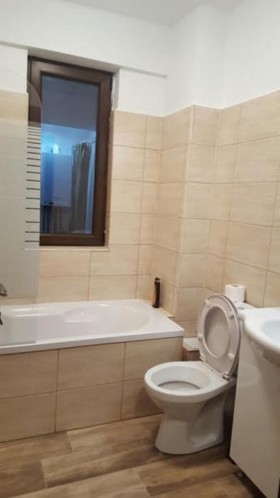 Apartament Lenus'k Apartment Bukares Bagian luar foto